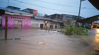 Loreto: intensa lluvia inunda calles en Iquitos esta madrugada | FOTOS
