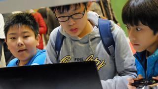 Taiwán multa a padres para evitar niños adictos a dispositivos