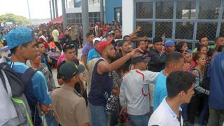 Venezolanos sin visa optan por presentar solicitudes de refugio para entrar al país