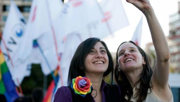 Chile: Homosexuales podrán legalizar sus uniones desde octubre