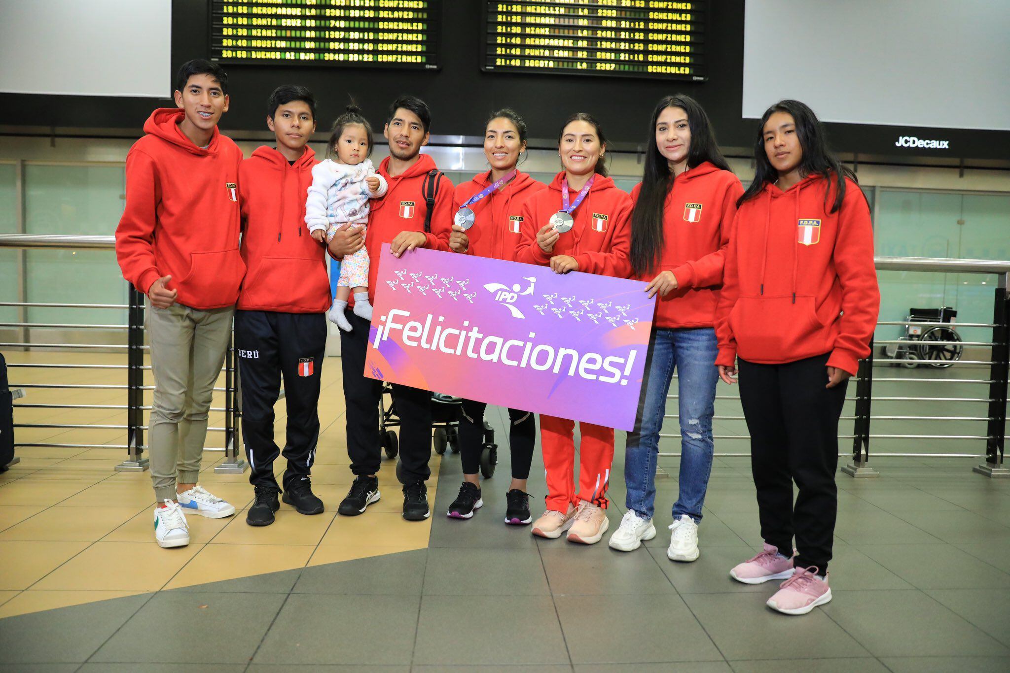 El Team Perú obtuvo la medalla de plata en Turquía, además también consiguió una medalla de oro con Kimberly García.