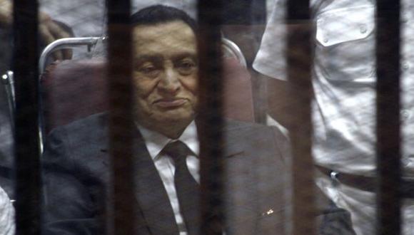 Egipto: ex presidente Mubarak se fracturó el fémur en la cárcel