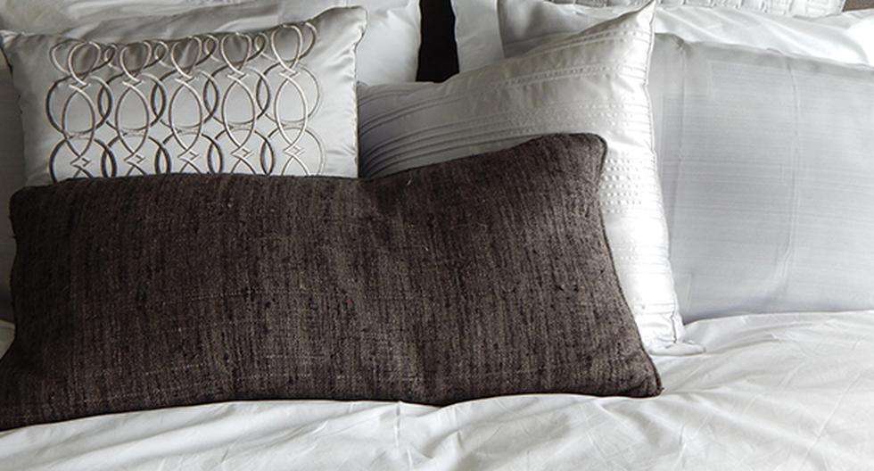 Conoce las razones por las que debes cambiar la funda de tu almohada regularmente. (Foto: Pixabay)