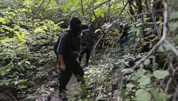 México: Hallan 29 cadáveres quemados en fosas clandestinas