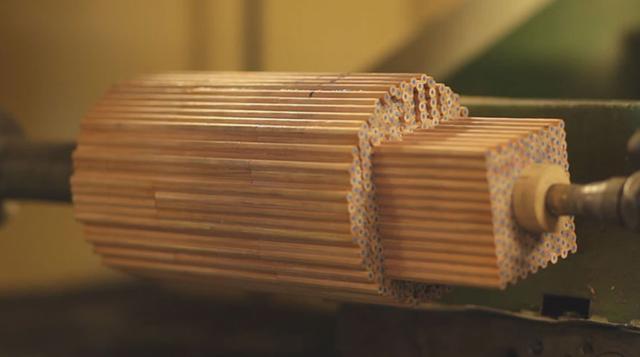 No solo para dibujar: Mira estas vasijas hechas con lápices - 3