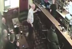 YouTube: "Fantasma" hizo estallar un vaso en bar irlandés (VIDEO)