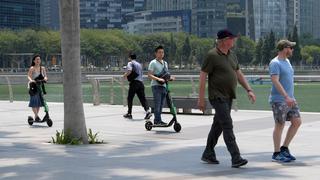 Singapur castigará con prisión a quienes circulen en scooter por la acera