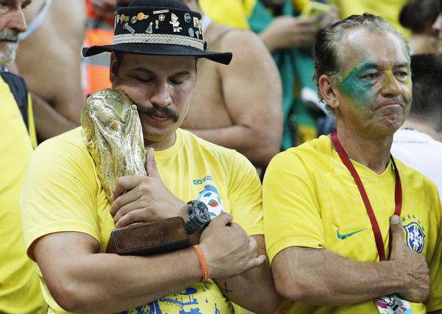 Brasil vs. Bélgica: Neymar y toda la 'Canarinha' rompieron en llanto tras eliminación en cuartos de final del Mundial Rusia 2018. (Foto: EFE)