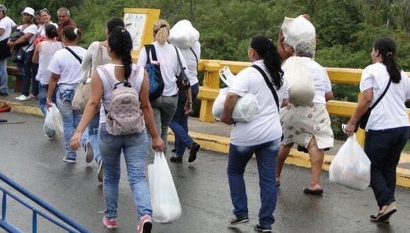 Venezolanas venden su cabello en Colombia para comprar comida