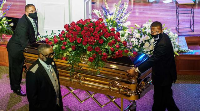 El ataúd que contiene los restos de George Floyd durante un funeral conmemorativo en su honor en el Santuario Frank J. Lindquist de la Universidad Central del Norte en Minneapolis, Minnesota. (Foto: AFP / Kerem Yucel).