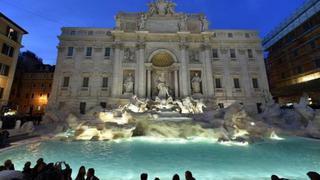 Italia: Un baño en la Fontana di Trevi le salió caro a turistas