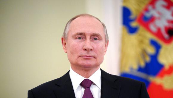 El presidente ruso Vladimir Putin es visto en una declaración en Moscú, el 27 de marzo de 2021. (Mikhail KLIMENTYEV / Sputnik / AFP).