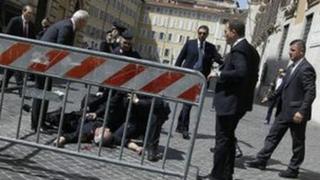 Italia: atacante “tenía como objetivo a los políticos, no era un loco”