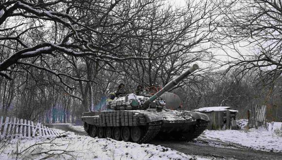 Ucrania: 50 tanques rusos entraron mientras se discutía la paz