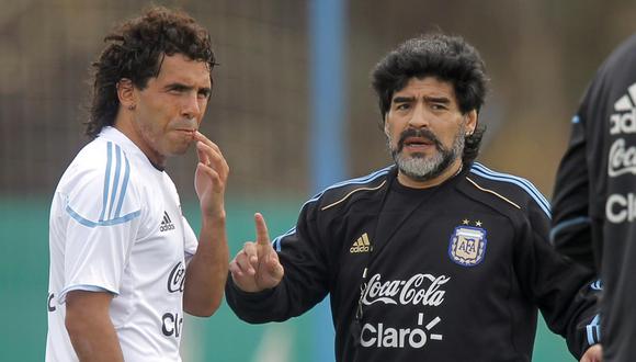 Un gran porcentaje en Argentina no desean que Carlos Tevez acuda a Rusia 2018, pues no ha realizado méritos suficientes. Pero Diego Maradona cree que debe ir al Mundial por este motivo. (Foto: AFP)