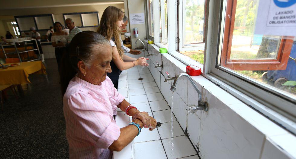 Visita al hogar de ancianos Canevaro para ver las condiciones de higiene y las medidas preventivas ante el coronavirus (Foto: Fernando Sangama/El Comercio).