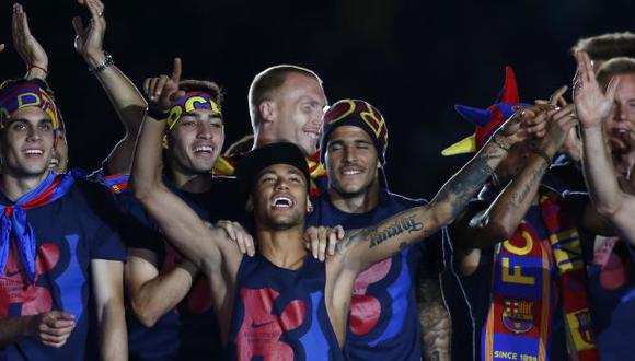 ¿Neymar ebrio? Así celebró triplete en el Camp Nou (VIDEO)