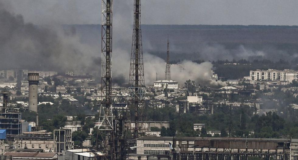 Russia’s relentless bombardment of Severodonetsk causes a fire at a chemical plant where Ukrainian civilians are sheltering