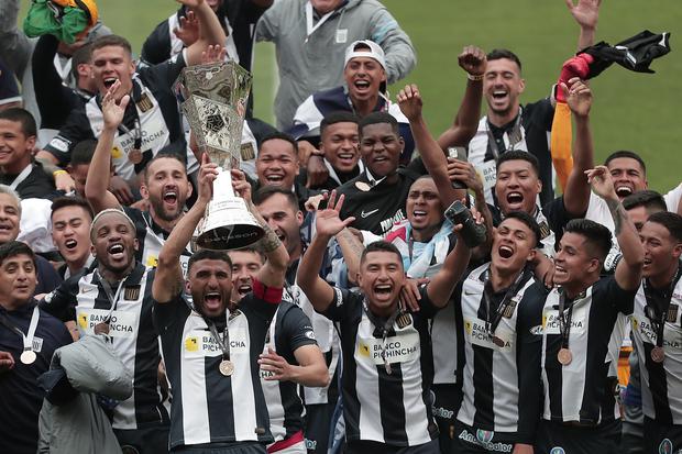 On November 28 of this year, Alianza Lima was crowned Champion with 71.43% of the points in dispute.  The grones led by Carlos Bustos achieved the championship after 4 years, being his scorer Hernán Barcos with 10 goals.  (Photo: Jesús Saucedo / GEC File)
