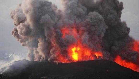 El Santiaguito es uno de los volcanes más activos de Guatemala. En la foto, una erupción de 2009. (Getty Images)