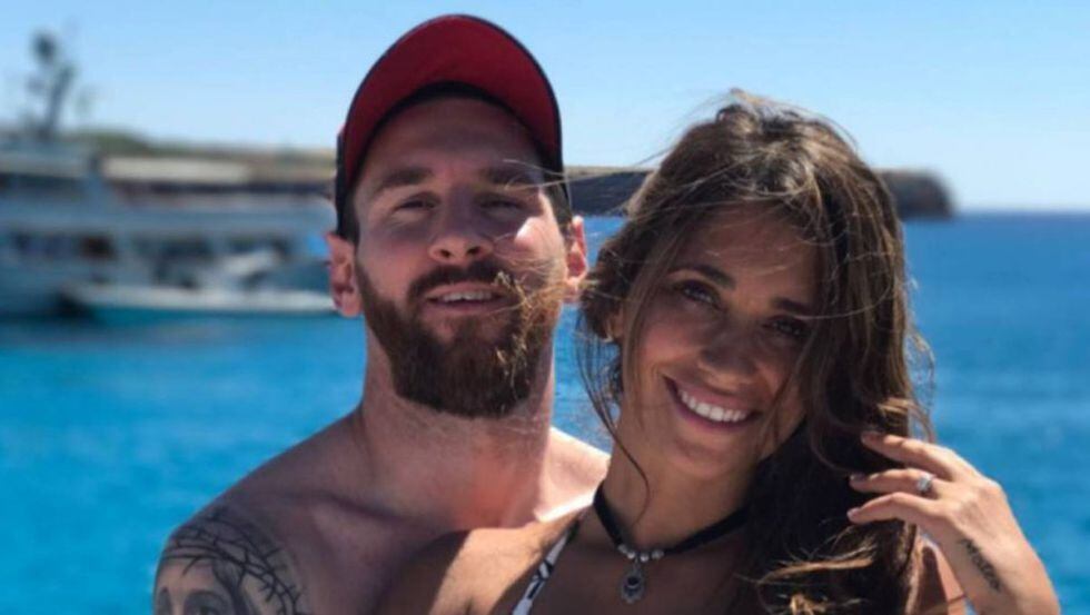 Messi y Antonela cuentan con millones de seguidores en las redes sociales más usadas por el público. (Foto: AP)