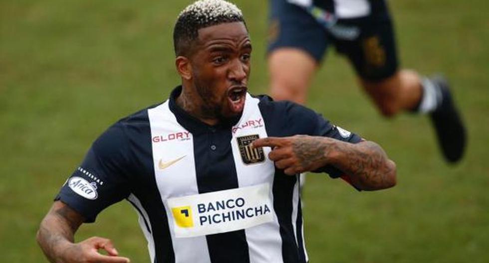 Jefferson Farfán no ha jugado un solo partido en todo el 2022. Esta celebración pertenece a la temporada anterior. Foto: Liga 1.