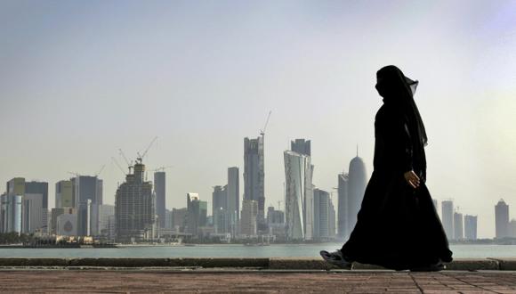 Qatar ha enfadado a sus vecinos por años al respaldar a los Hermanos Musulmanes, un movimiento clandestino que llama a un Gobierno basado en principios islámicos. (Foto archivo: AP)
