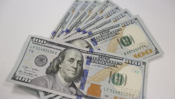 Hoy el llamado "dólar blue" operaba levemente pedido a 136 pesos argentinos. (Foto: GEC)