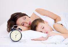 ¿Tu hijo aún no duerme en su propia cama? Especialista brinda consejos para facilitar su adaptación