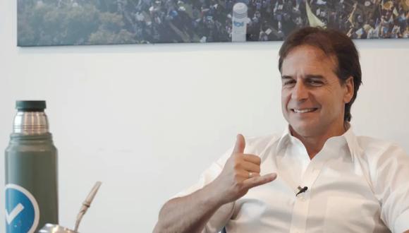 Lacalle Pou miró el partido tomando mate