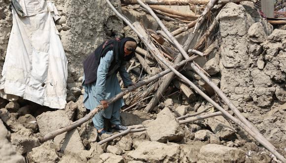 Al menos 13 personas murieron en Afganistán y Pakistán por un fuerte terremoto que se sintió a lo largo de miles de kilómetros, pero el 22 de marzo la región parecía haber evitado las muertes masivas generalmente asociadas con un temblor de tal escala. (Foto de Shafiullah KAKAR / AFP)