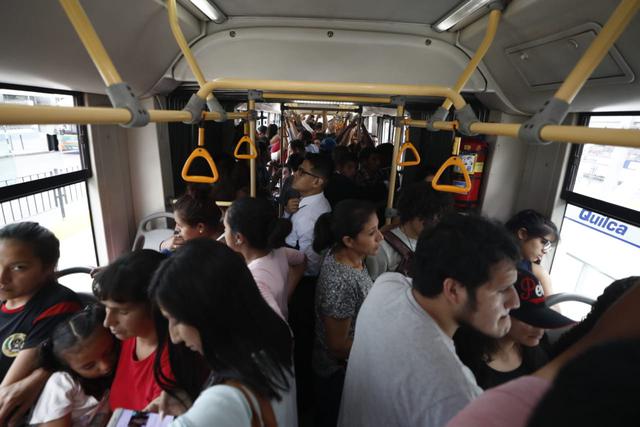 El alcalde de Lima, Jorge Muñoz Wells, dijo que en 90 días se verían las primeras mejoras en el servicio del Metropolitano. (Foto: Lino Chipana)