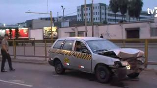 Pueblo Libre: cinco heridos tras despiste de taxi en la avenida Brasil | VIDEO