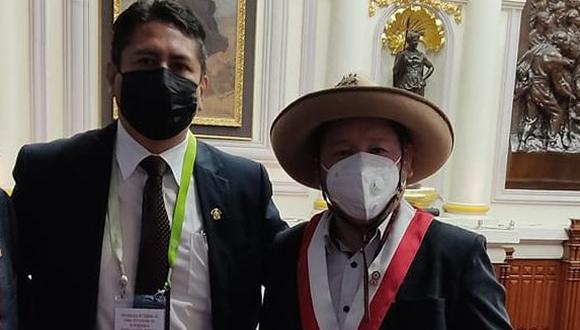 Vladimir Cerrón y Guido Bellido el día de la juramentación de Pedro Castillo en el Congreso. (Foto: Facebook Guido Bellido)