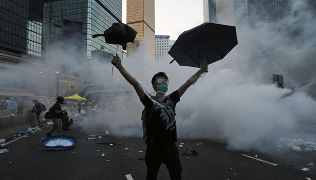La violenta represión contra los manifestantes en Hong Kong - 1