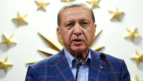 Erdogan discutirá pena de muerte tras ganar referéndum