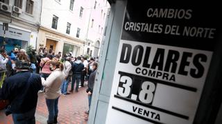 Dólar subió 1% en medio de la crisis política: ¿Seguirá ese camino?