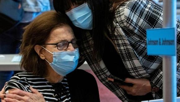 La vacuna contra el coronavirus se ve como la gran esperanza en el combate a la pandemia. (Foto: Reuters, vía BBC Mundo).