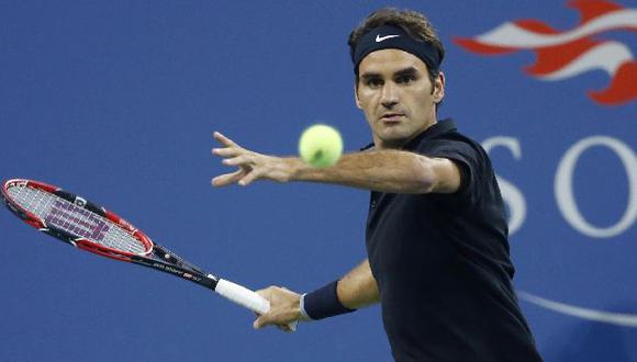 Federer avanza en el US Open pero no brilla