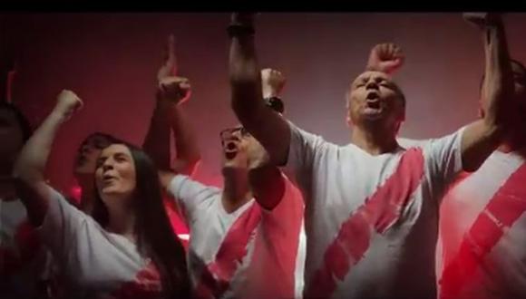 La Federación Peruana de Fútbol compartió un conmovedor clip en donde aparecen diversos personajes entonando la emblemática canción "Contigo Perú" con camiseta blanquirroja en pecho. (Video: FPF)