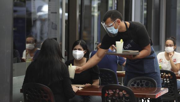 Los restaurantes se vieron fuertemente golpeados por las restricciones del Gobierno para combatir el coronavirus. (Foto: Britanie Arroyo | GEC)