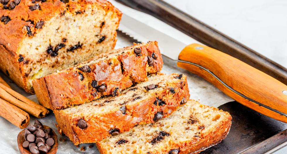 Learn the recipe for tangerine cake with chocolate chips
