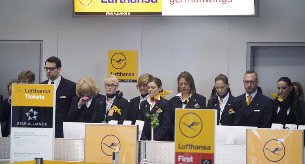 Empleados de Lufthansa y Germanwings guardan minuto de silencio por víctimas. (Foto: EFE)