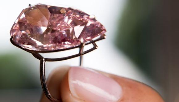 Impresionante diamante rosa fue subastado en Ginebra [FOTOS]