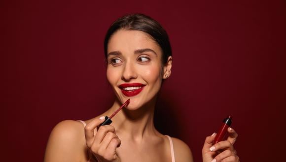 Si empiezas a maquillarte, debes tener en cuenta algunos factores para cuidar tu piel