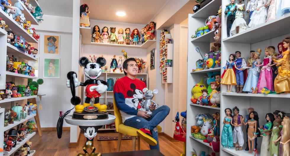SE MIRA, PERO... Solo en Funko Pops inspirados en personajes de Disney, Oliver Ramos tiene más de 650. Además, posee animators, muñecas, ropa, mochilas, pines, legos, rompecabezas y más. (Foto: Fidel Carrillo)