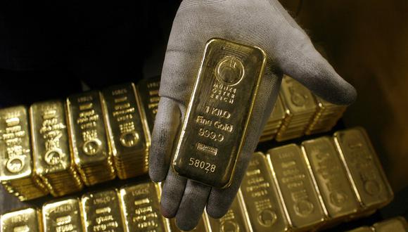 El oro podría traspasar la barrera de los US$ 1,450 si el dólar fuera presionado por datos débiles de la economía estadounidense. (Foto: Reuters)