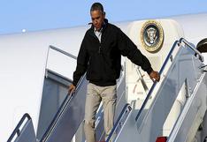Barack Obama se resbaló así al momento de bajar del avión (VIDEO)