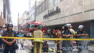 Cercado de Lima: incendio afectó tienda por departamentos de Jirón de la Unión