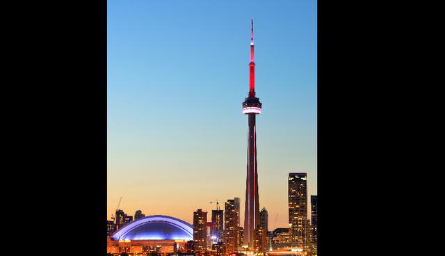 El restaurante de la CN Tower gira 360° y ofrece un menú a US$45. (Foto: iStock)